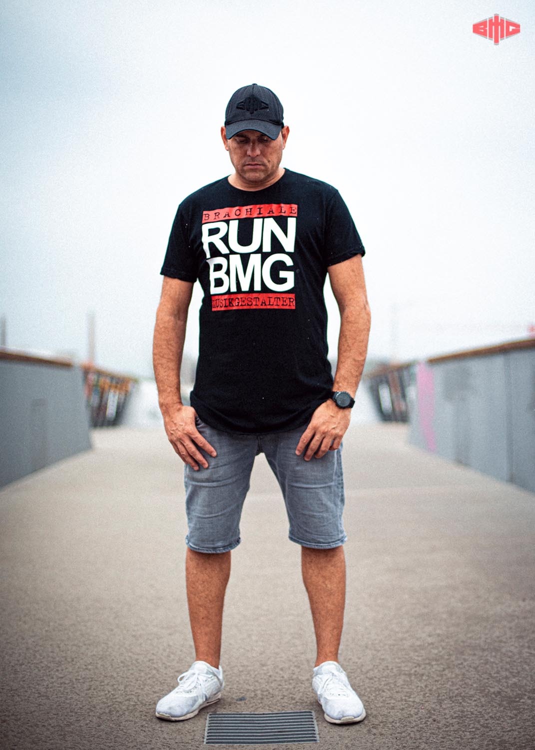 BMG aka Brachiale Musikgestalter T Shirts Men RUN BMG Long T Shirt mehrfarbig auf schwarz