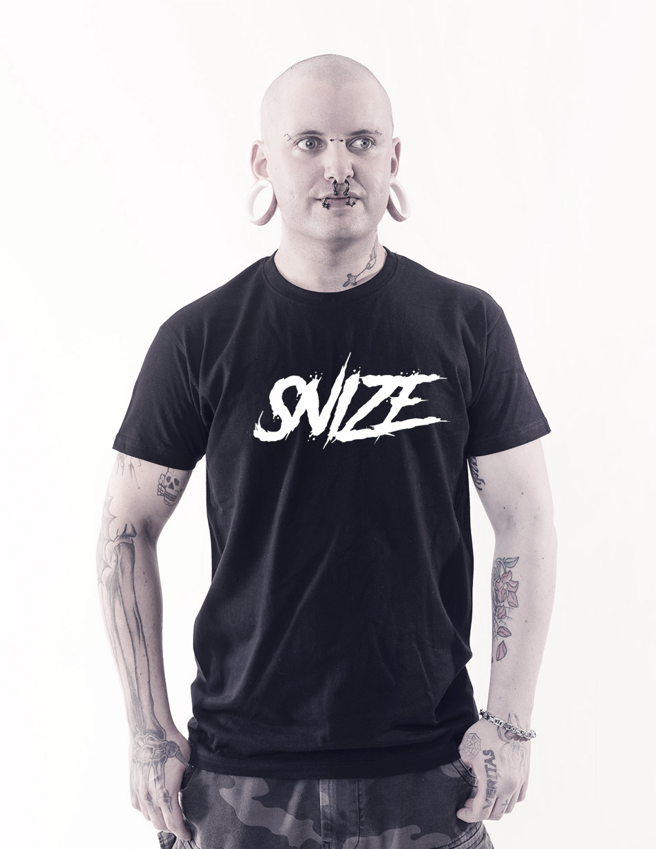 SNIZE T-Shirt wei auf schwarz