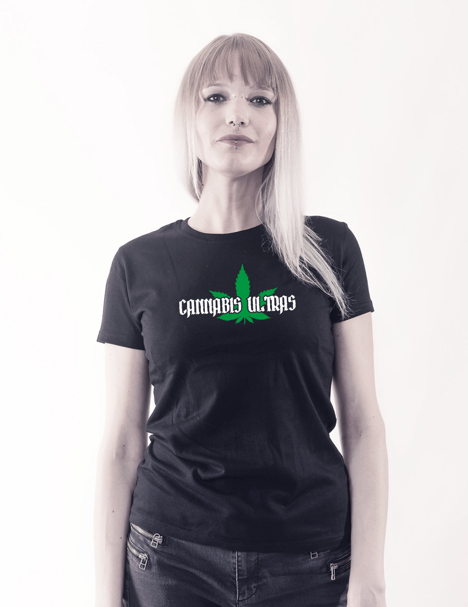 Cannabis Ultras Girly T-Shirt mehrfarbig auf schwarz
